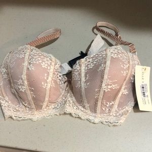 NWT Elle Macphearson bra